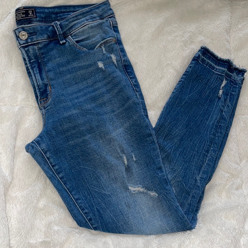Abercrombie and Fitch ankle jeans - gently used